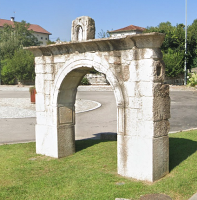Monumentos Antigos - Igreja Ar&otilde;es Santa Cristina